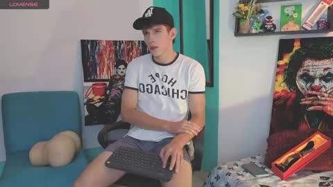 flowers109 online show from April 2026 10:26:02 PM