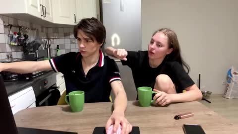 flowerscouple online show from February 2026 10:15:01 PM