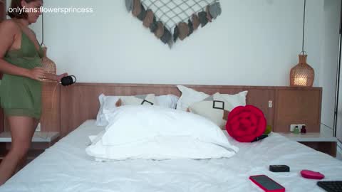 Snapshot of flowersprincess chatting on February 2026 06:19:02 AM DARYA online show from February 2026 06:19:02 AM