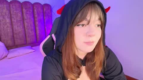  FLUFFY BUBBLE  online show from November 2025 04:38:01 AM