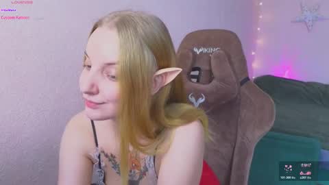 Snapshot of fluffy_muffin3 chatting on March 2026 09:04:01 AM Agatha online show from March 2026 09:04:01 AM