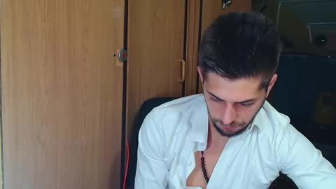 independent model online show from September 2025 05:58:01 PM