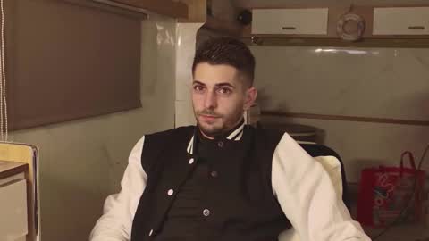 independent model online show from February 2026 04:47:02 PM