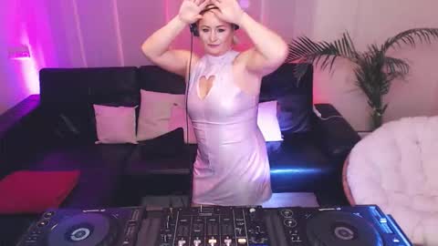 Snapshot of forbiddenkitty chatting on November 2025 08:41:01 PM Forbidden Kitty online show from November 2025 08:41:01 PM