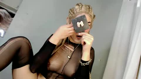 KHATRINA STACIE MARIE online show from October 2025 10:11:01 PM