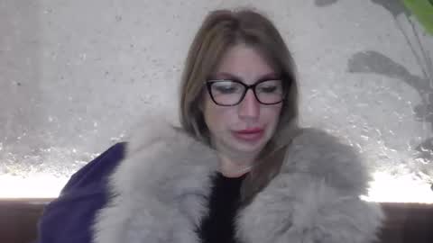 fox_red_lady7 online show from December 2024 09:35:01 PM