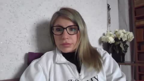 fox_red_lady7 online show from February 2026 10:10:01 AM