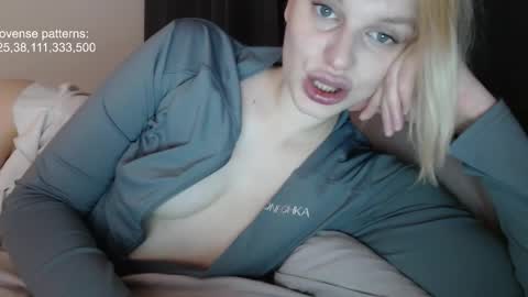 Snapshot of foxfrromearth chatting on November 2025 07:46:02 PM i am your baby Alien online show from November 2025 07:46:02 PM