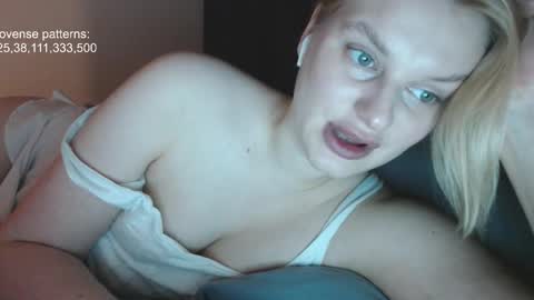 Snapshot of foxfrromearth chatting on November 2025 03:12:02 PM i am your baby Alien online show from November 2025 03:12:02 PM