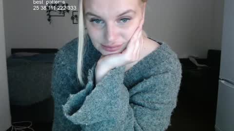 Snapshot of foxfrromearth chatting on April 2026 01:42:02 AM i am your baby Alien online show from April 2026 01:42:02 AM