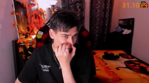 Foxicfu online show from October 2025 04:19:01 PM