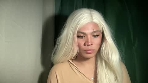 Snapshot of foxli_xx chatting on April 2026 11:13:02 AM KITTY online show from April 2026 11:13:02 AM