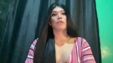 Snapshot of foxli_xx chatting on May 2026 12:11:01 PM KITTY online show from May 2026 12:11:01 PM