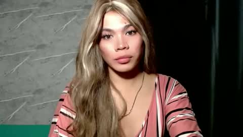 Snapshot of foxli_xx chatting on June 2026 11:27:02 PM KITTY online show from June 2026 11:27:02 PM
