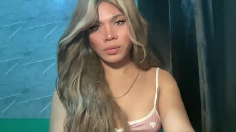 Snapshot of foxli_xx chatting on June 2026 11:35:02 PM KITTY online show from June 2026 11:35:02 PM