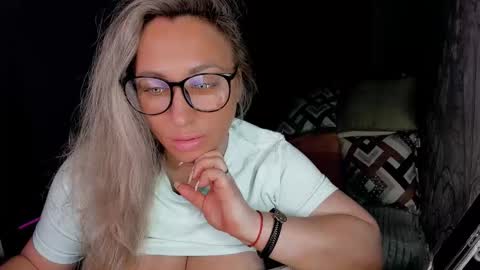 Kris online show from November 2025 01:39:01 AM