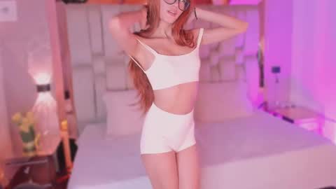 Snapshot of foxxxypink chatting on July 2026 08:12:02 PM fox with 3 xs online show from July 2026 08:12:02 PM