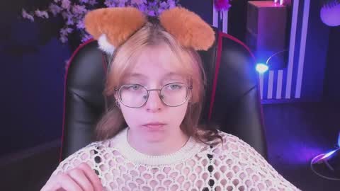 Snapshot of foxxxypolly chatting on May 2026 05:47:01 AM Polly online show from May 2026 05:47:01 AM