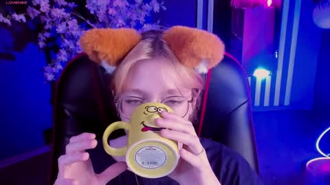 Snapshot of foxxxypolly chatting on May 2026 05:59:01 AM Polly online show from May 2026 05:59:01 AM
