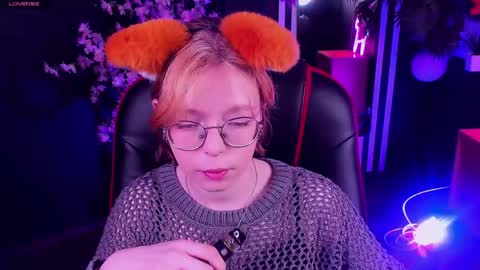 Snapshot of foxxxypolly chatting on June 2026 05:20:01 AM Polly online show from June 2026 05:20:01 AM
