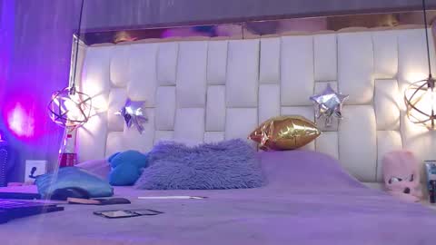 Foxxy  online show from December 2025 07:42:02 PM