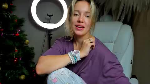 Foxy online show from December 2025 12:18:01 AM