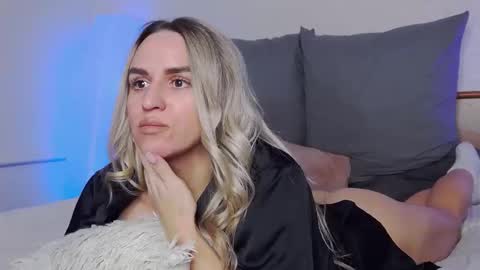 Foxy Kimmi online show from December 2025 06:51:01 AM