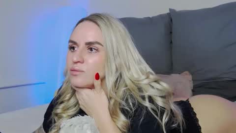 Foxy Kimmi online show from January 2026 06:38:01 AM