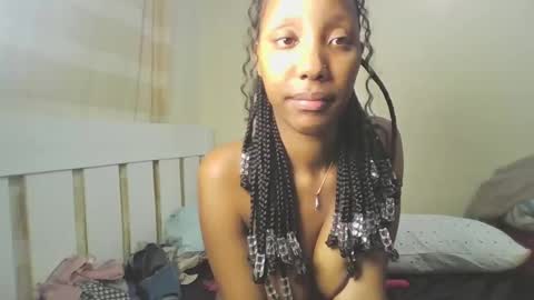 Snapshot of foxyatmidnite chatting on May 2026 04:07:02 AM foxyatmidnite online show from May 2026 04:07:02 AM