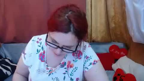Snapshot of foxydesiree chatting on May 2026 10:43:01 AM foxydesiree online show from May 2026 10:43:01 AM