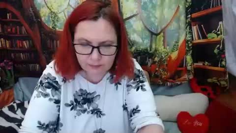 Snapshot of foxydesiree chatting on May 2026 07:37:01 AM foxydesiree online show from May 2026 07:37:01 AM