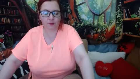 Snapshot of foxydesiree chatting on May 2026 06:13:02 PM foxydesiree online show from May 2026 06:13:02 PM