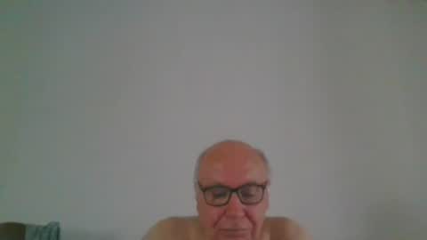 Snapshot of fra94 chatting on May 2026 03:19:02 PM fra94 online show from May 2026 03:19:02 PM