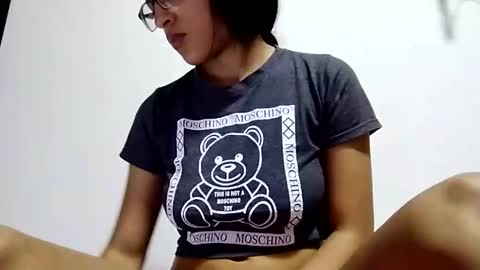 Snapshot of fragmented_girl_18 chatting on February 2025 05:04:02 AM Sofa online show from February 2025 05:04:02 AM