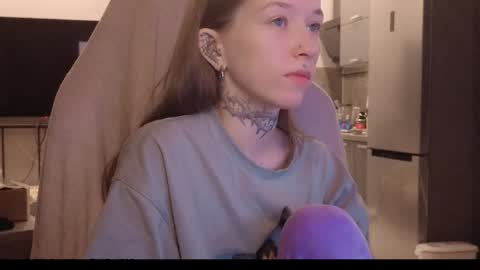 Snapshot of fran_bow chatting on February 2026 04:18:02 AM fran_bow online show from February 2026 04:18:02 AM