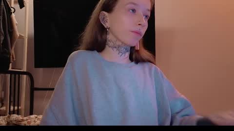 fran_bow online show from April 2026 04:35:01 PM