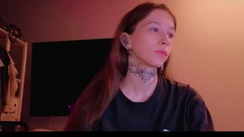 fran_bow online show from April 2026 04:48:02 PM