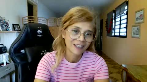 francelune online show from April 2026 11:48:01 AM