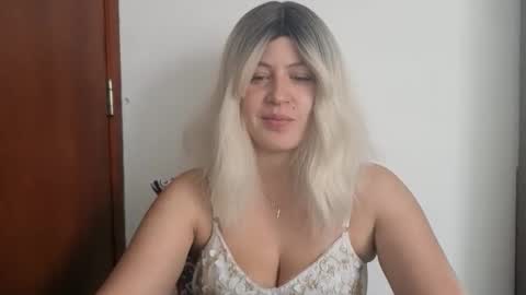 Francesca online show from October 2025 06:23:01 PM