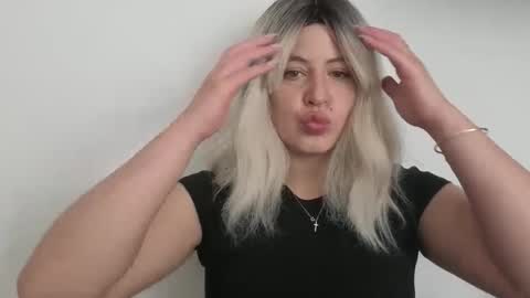 Francesca online show from November 2025 06:34:01 PM