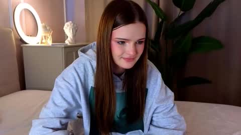 Snapshot of francessmason chatting on February 2026 07:52:01 AM Marybrown eye Katy gray eye online show from February 2026 07:52:01 AM