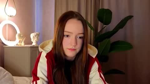 Snapshot of francessmason chatting on March 2026 08:38:01 AM Marybrown eye Katy gray eye online show from March 2026 08:38:01 AM