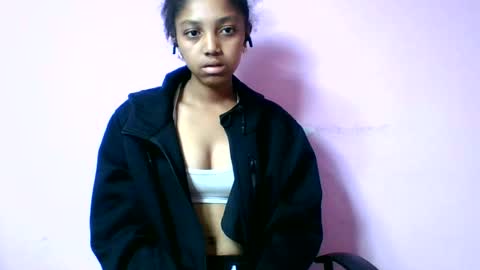 Snapshot of francia333068 chatting on June 2026 05:42:02 AM francia333068 online show from June 2026 05:42:02 AM