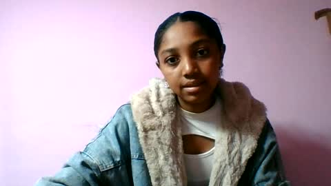 Snapshot of francia333068 chatting on June 2026 08:09:02 AM francia333068 online show from June 2026 08:09:02 AM
