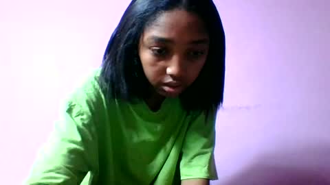 Snapshot of francia333068 chatting on June 2026 04:02:01 AM francia333068 online show from June 2026 04:02:01 AM