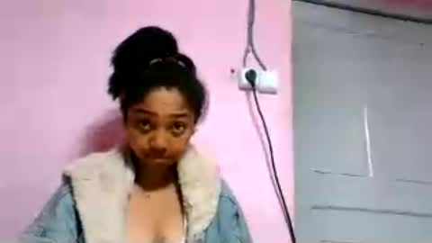 Snapshot of francia333068 chatting on July 2026 03:09:02 AM francia333068 online show from July 2026 03:09:02 AM