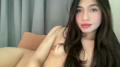 Snapshot of francine_moore chatting on October 2025 03:48:01 AM Francine online show from October 2025 03:48:01 AM