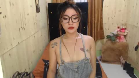 Snapshot of francinehotter chatting on November 2025 09:19:02 AM francinehotter online show from November 2025 09:19:02 AM