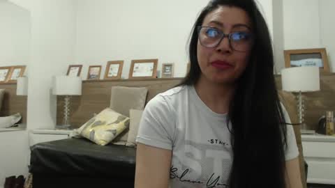 Snapshot of francisca_vera chatting on May 2026 09:24:02 PM francisca_vera online show from May 2026 09:24:02 PM