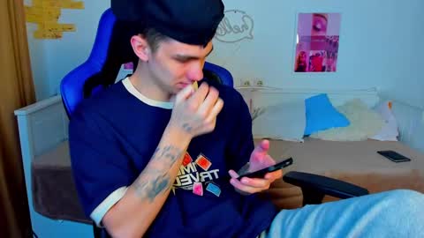 Frank online show from February 2025 04:54:01 AM